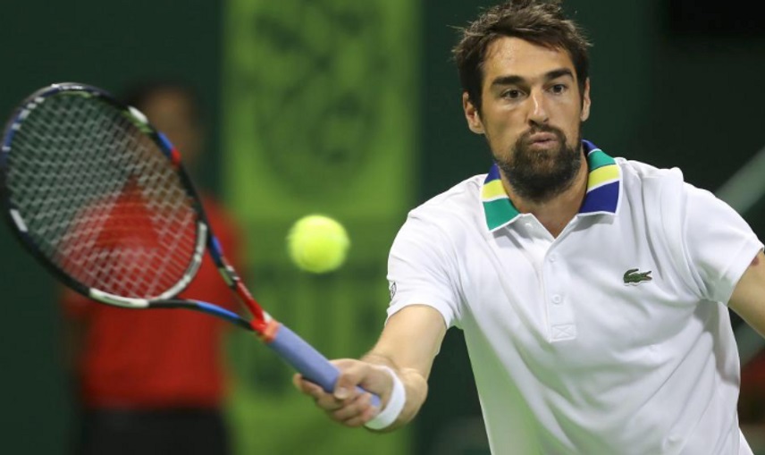 Il tennista Jeremy Chardy dichiara di non essere più in grado di allenarsi dopo il vaccino Covid