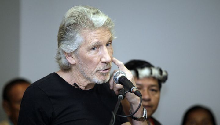 Roger waters wikileaks assange