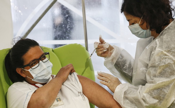Boom di medici vaccinati positivi