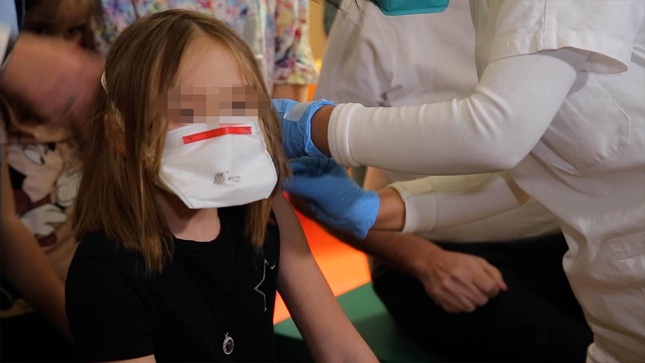 La vaccinazione Covid ai bambini comporta più rischi che benefici