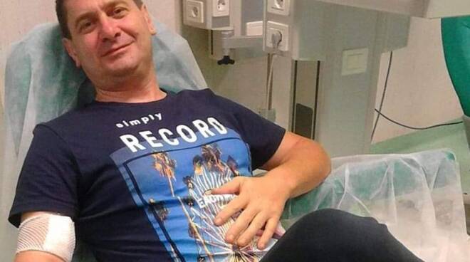 Vaccinato con tre dosi muore di Covid a 49 anni