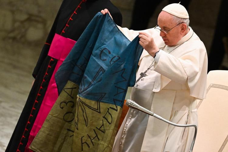 Bergoglio e la crisi ucraina. Il Filo rosso che lega il vescovo argentino alle rivolte di Piazza Maidan a Kiev