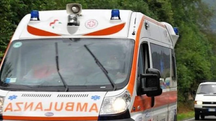 Napoli, noto medico colto da un malore muore durante una cena