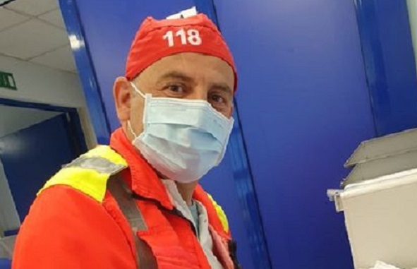 Infermiere di 52 anni trovato morto in casa