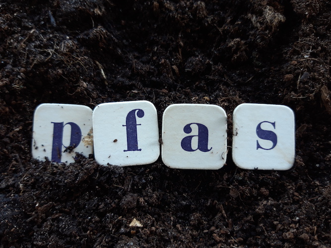 PFAS, il “veleno perfetto” che provoca anche ipertensione