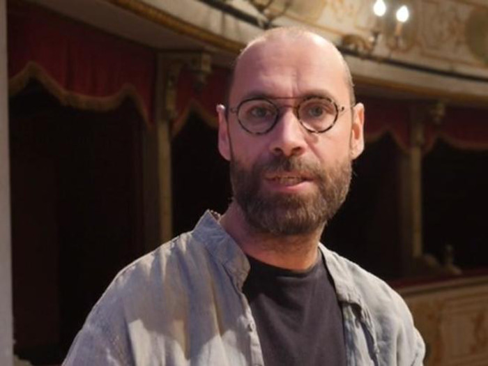 Reggio Emilia, abusi su minori da parte dal direttore di un’associazione teatrale