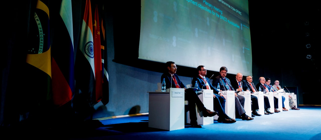 I Brics riuniti a San Pietroburgo sfidano il monopolio di Washington