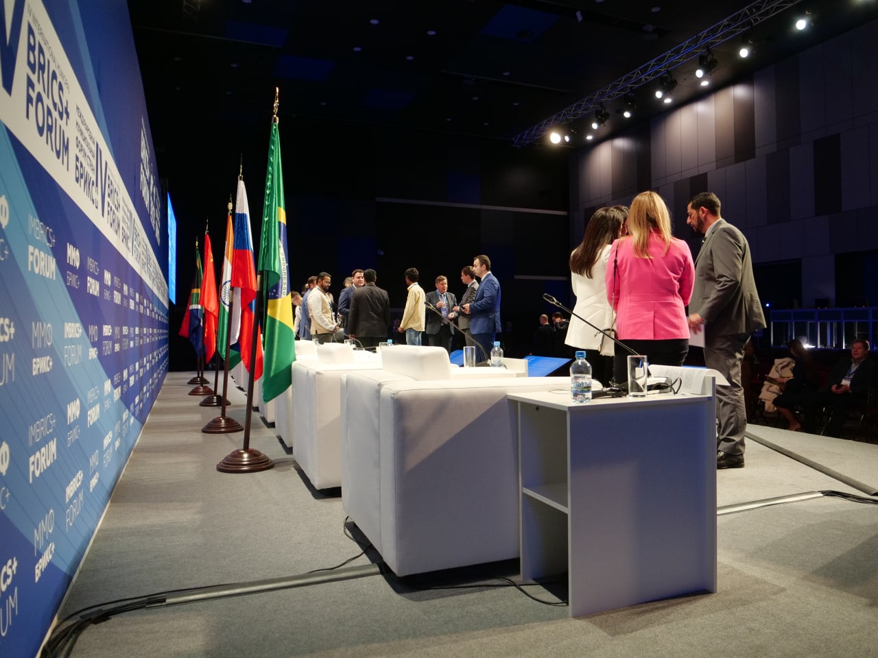 I Brics riuniti a San Pietroburgo sfidano il monopolio di Washington I Brics riuniti a San Pietroburgo sfidano il monopolio di Washington