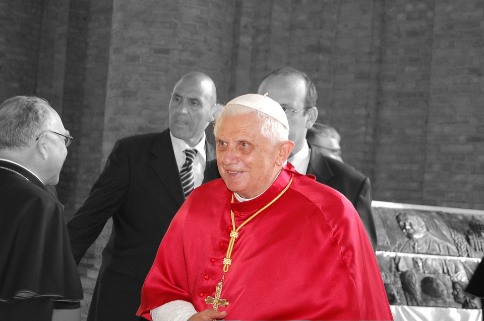 Il vero Papa era Benedetto XVI?