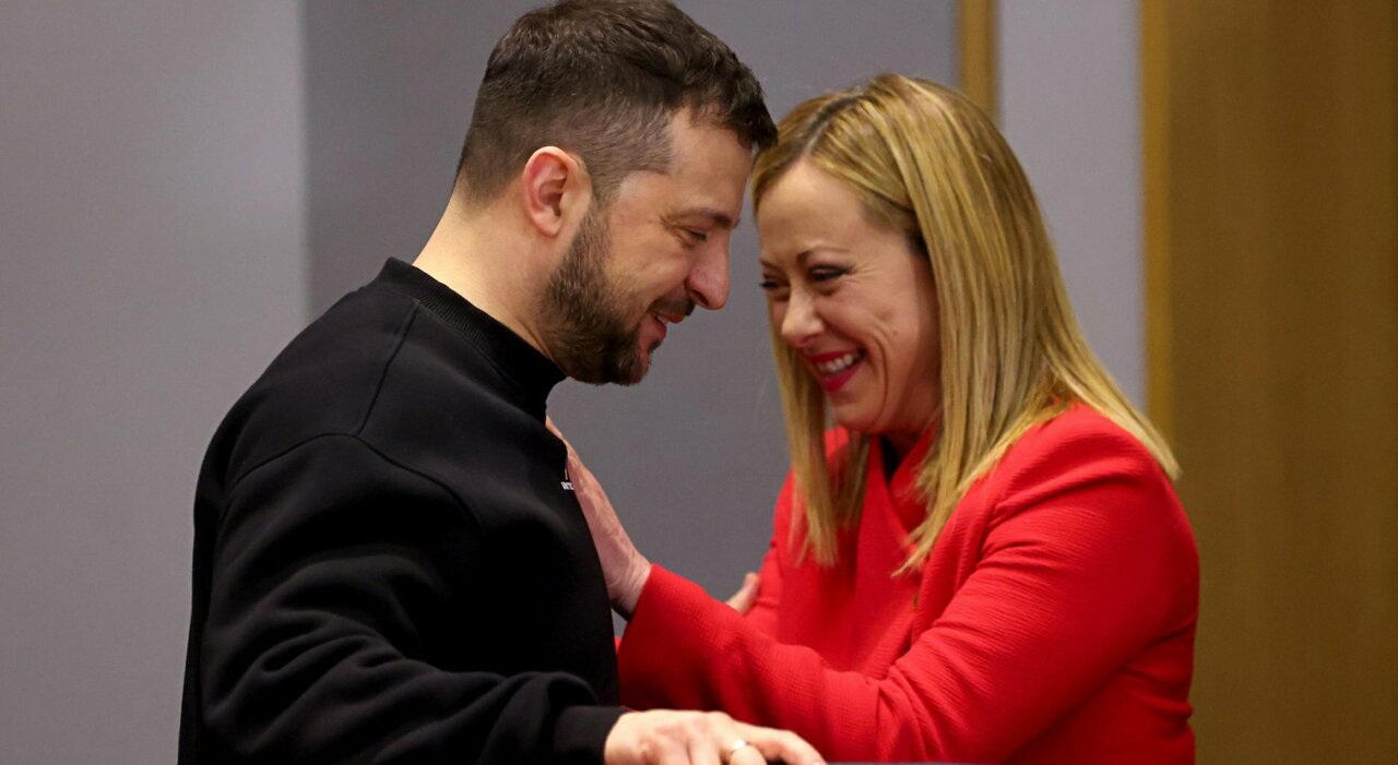 Bollette luce e gas, la guerra della NATO e di Zelenskiy ci costa caro: in Italia 365€ in più per famiglia