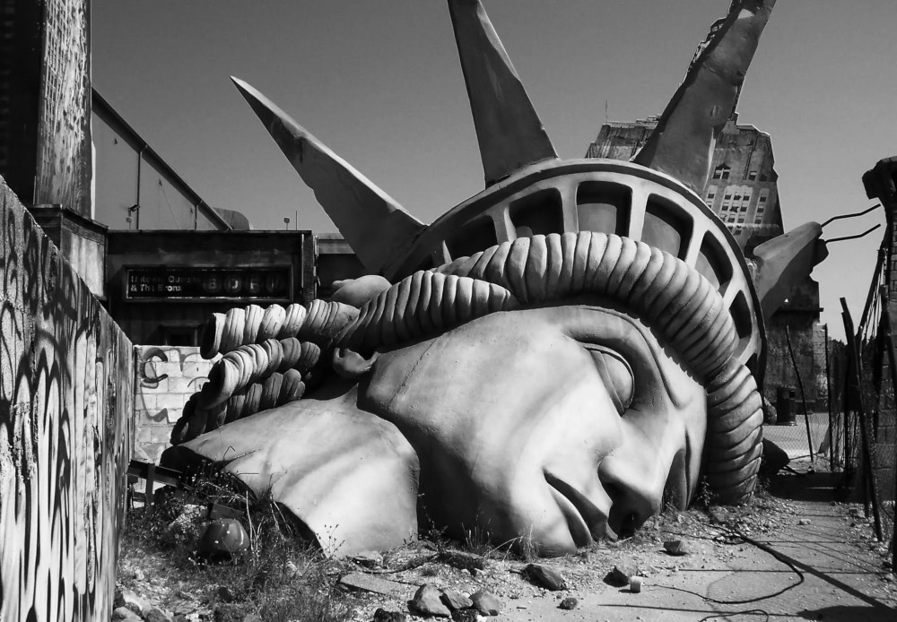 L'IMMINENTE CROLLO DELL'IMPERO AMERICANO