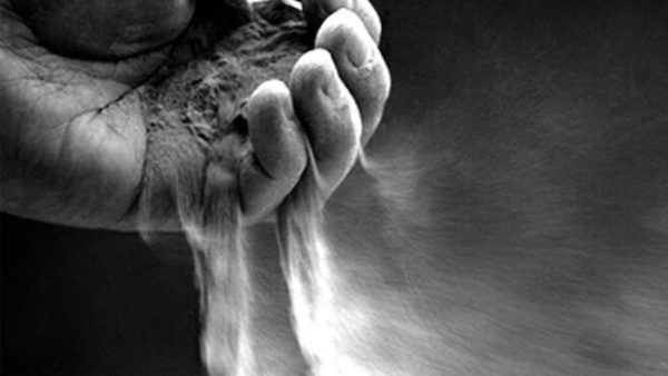 Sulla polvere e sulla cenere