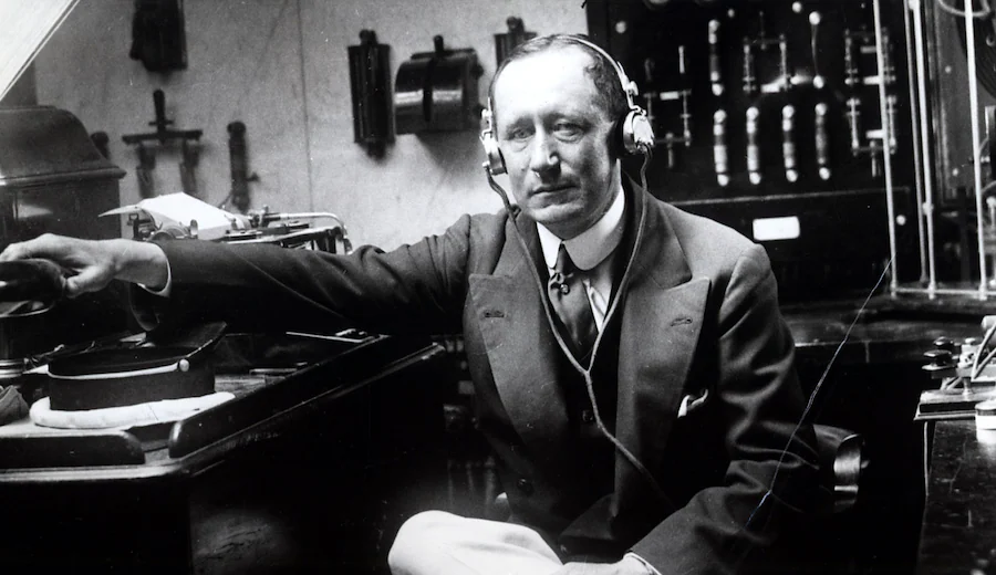 L’IMPORTANZA DI GUGLIELMO MARCONI, PADRE DELLA RADIO E DELLE COMUNICAZIONI SENZA FILI