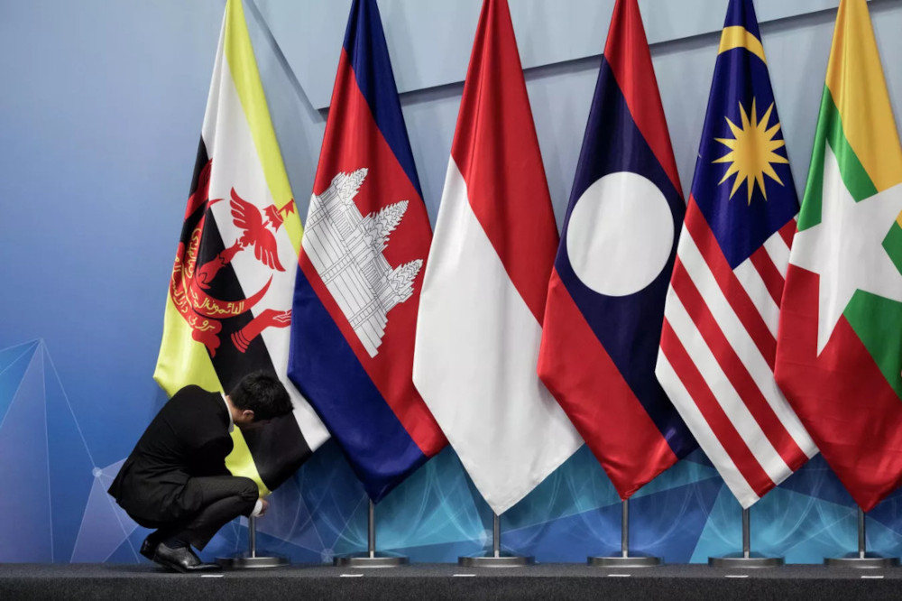 L'Impero colpisce ancora: le rivoluzioni colorate in Asia meridionale e sudorientale