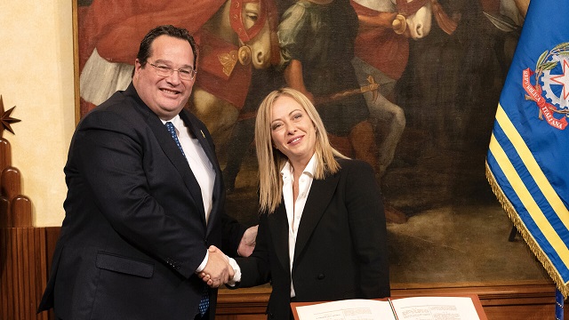 Il governo ti vuol obbligare a dare il TFR ai fondi privati: ecco perché non funziona e chi ci guadagna
