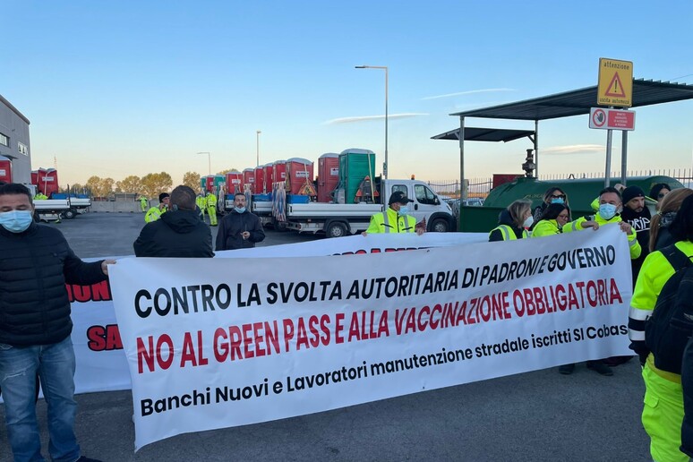 Mobilitazione dei "Banchi Nuovi" ai tempi del Green Pass