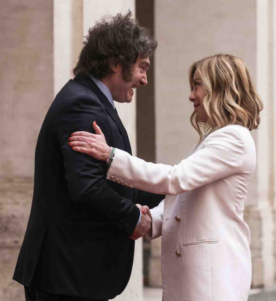 Manovre di bilancio Meloni-Milei: una pericolosa sintonia sul binario dell'austerità senza fine
