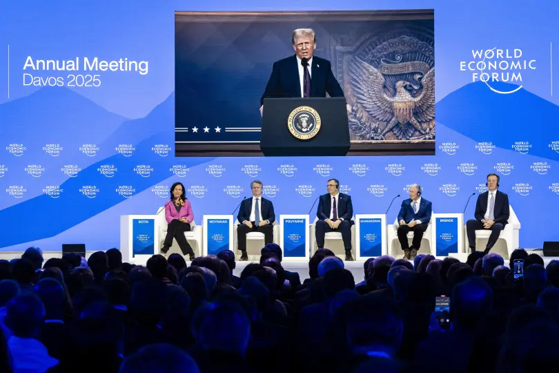 Trump a Davos condanna l'Europa ad un futuro di scarsità: o produci in America o muori