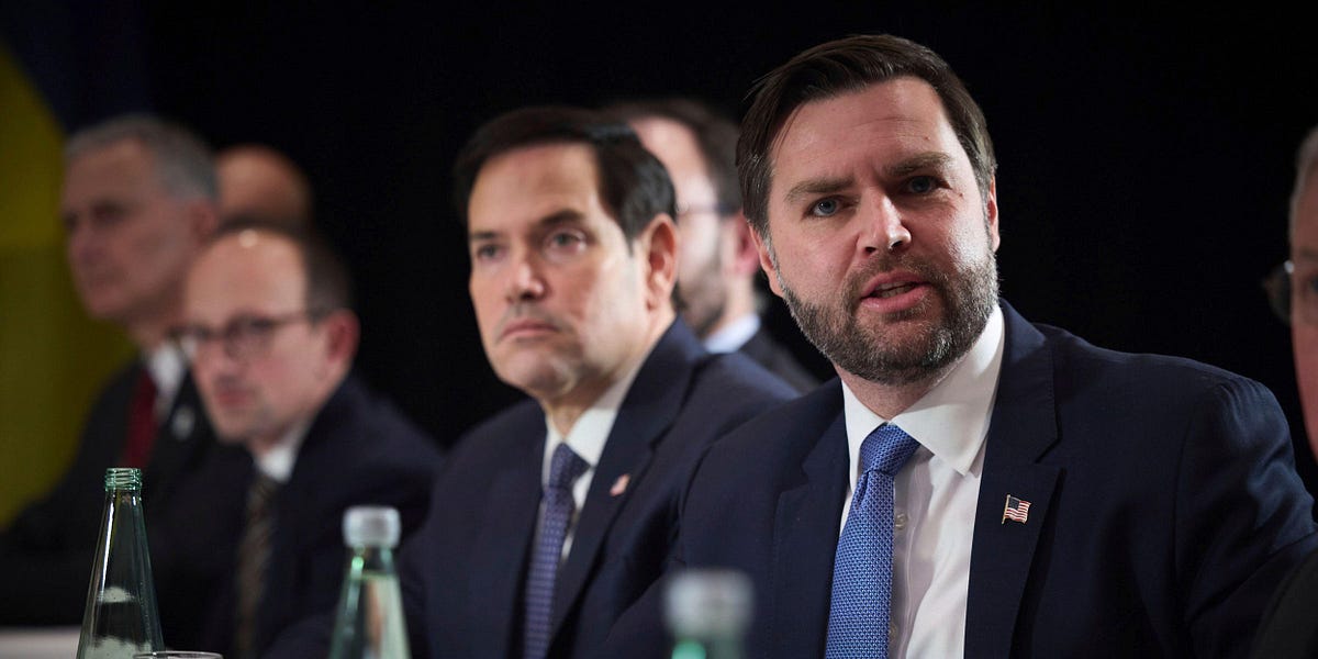 Lo Storico contro il Politico: da che parte stare?