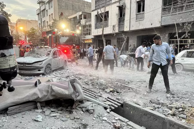 L'APPELLO DEI GIURISTI: "SIAMO OLTRE IL DIRITTO E CONTRO LA GIUSTIZIA: L’ATTACCO A TEHERAN E' LA ROTTURA DELL’ORDINE DELLE GENTI"