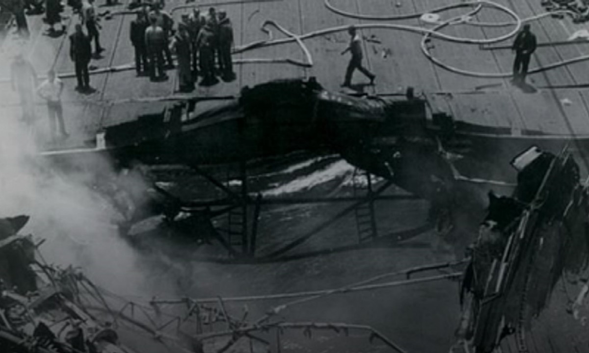 kamikaze_vs_carrier
