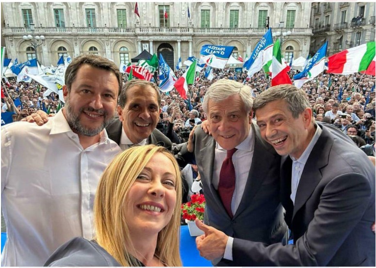 I POLITICI DELLA EX-ITALIA NON HANNO LE CARTE
