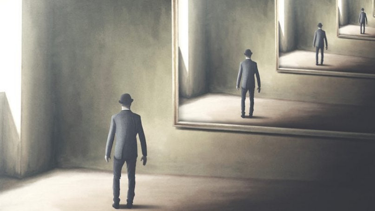 man_in_mirrors