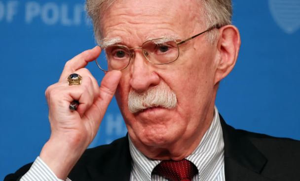 Un sistema che si sgretola: dall’accusa di Bolton al declino del MEK
