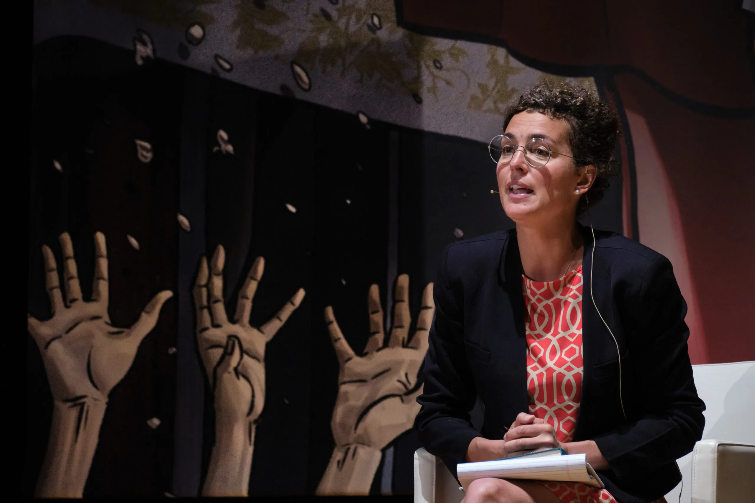 Clara Mattei: "L'austerità è una guerra di classe permanente". Il capitalismo, la crisi sociale e la de-democratizzazione dell'economia