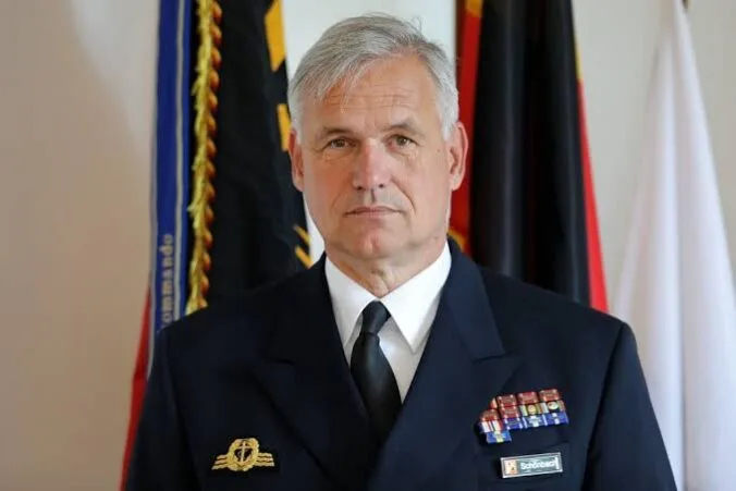 L’Ammiraglio Schönbach intervistato da Paolo Arrigotti: "La dottrina militare tedesca è sbagliata"